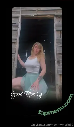 mommymarie32 / misslilstrutz nude photo #0028