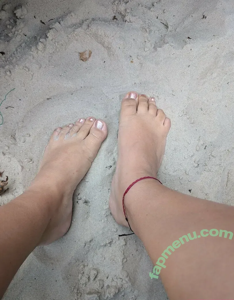 momsandfeet nude photo #0021 (momsandfeet)