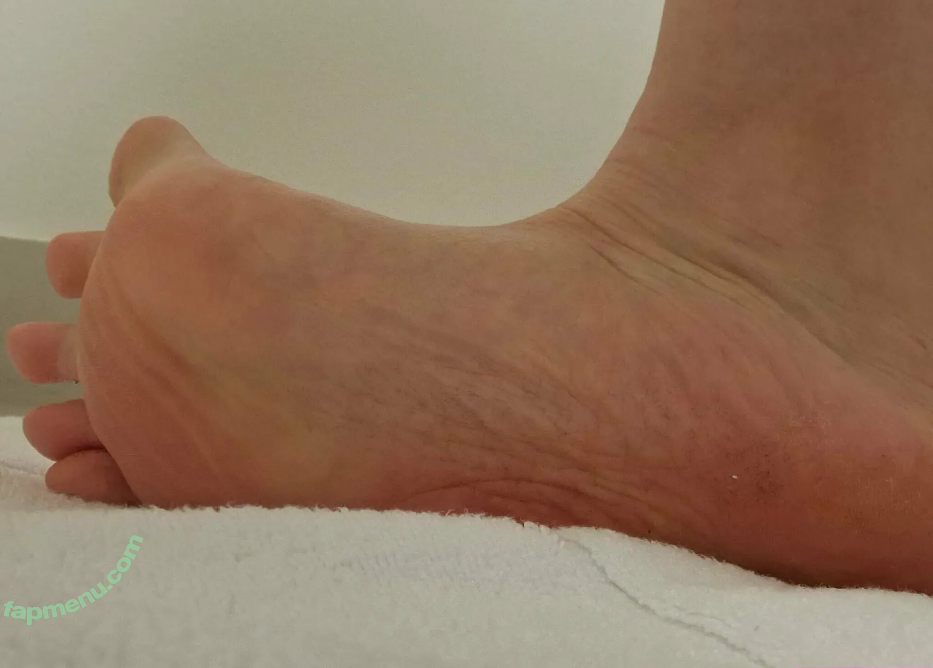 momsandfeet nude photo #0035 (momsandfeet)