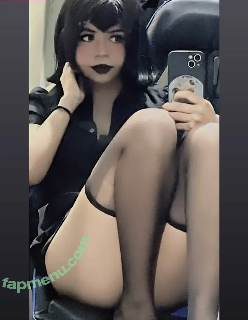 mongothic nude photo #0009 (Vampi Mon)