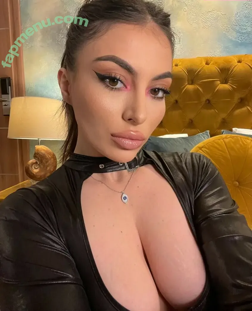 MoniqueMincs nude photo #0002 (MoniqueMinx / moniquecommins)