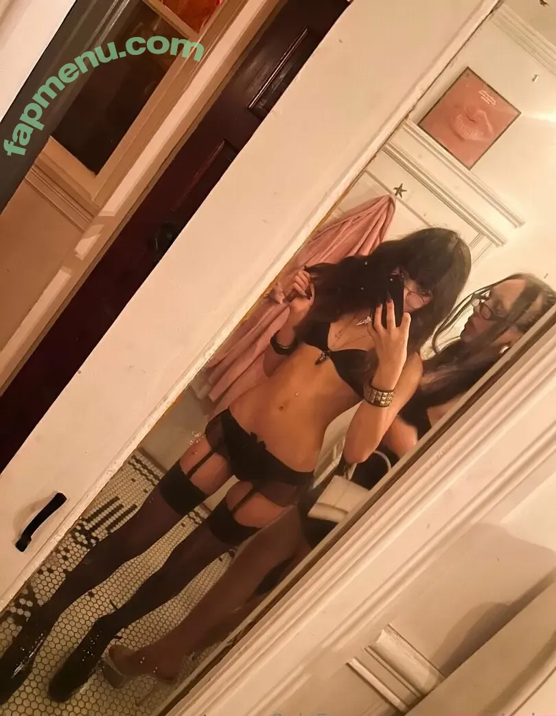 Moongirlevie nude photo #0005 (mp3__girl / yourownerevie)