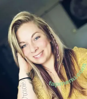 Moonlite23 / Queenofdirtytalk / moonlite1994 / tlynn9423 nude photo #0002