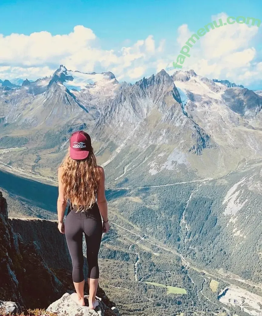 Mountain Sarah nude photo #0002 (Mountain Sarah)