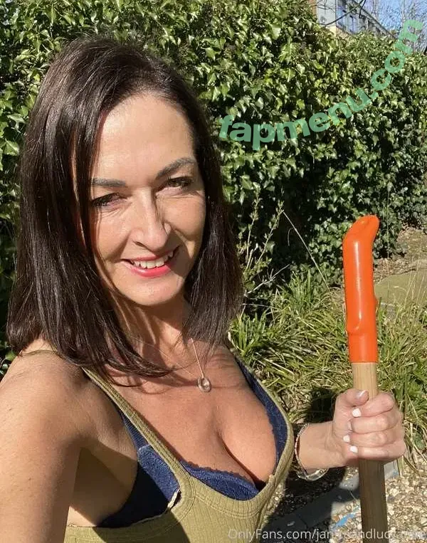Mrs Brooks nude photo #0006 (motherbrooks / mrs_brooks31406)