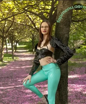mrs-crazy / Jessy / __mrs._crazy__ / __mrs__crazy__ / mrs_crazy nude photo #0576