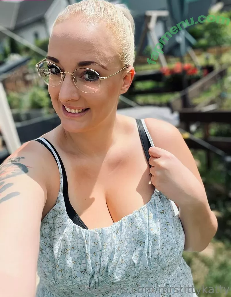 mrstittykatty nude photo #0145 (mrstittykatty)