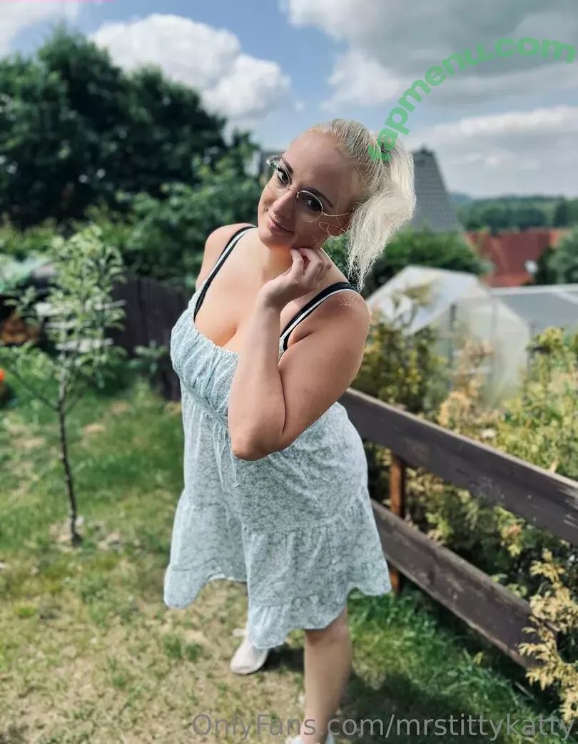 mrstittykatty nude photo #0150 (mrstittykatty)