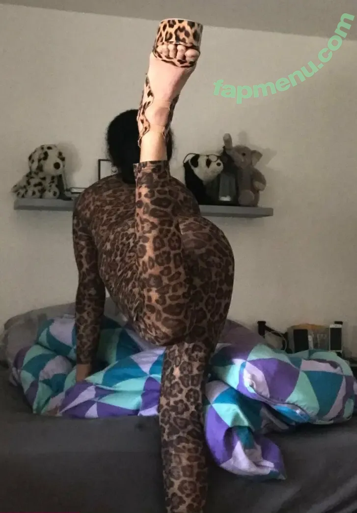 ms11rings nude photo #0002 (thespicesuite)
