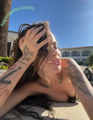 mvradova / Suzanitta nude photo #0018