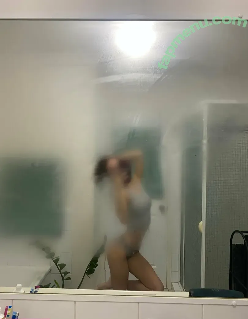 mxllybxby nude photo #0002 (mxllybxby)