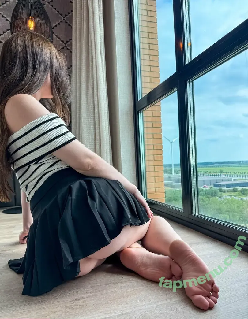 myla.feet nude photo #0076 (myla_feet / mylafeet__)