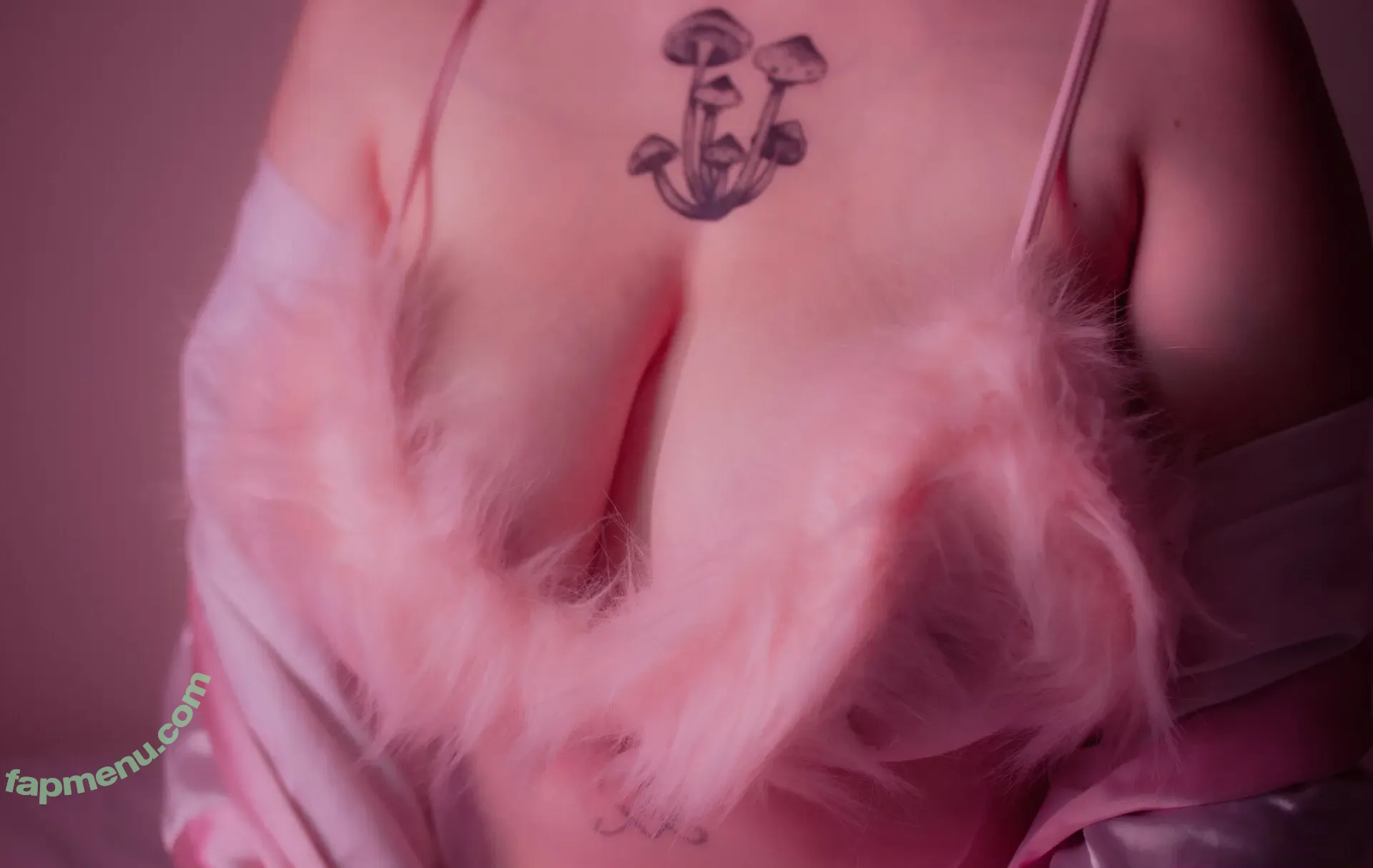 [Mym] A_radia nude photo #0011 (a_radia / aradiamusic)