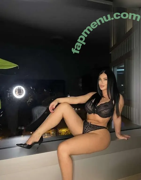 mynameislooor nude photo #0020 (mynameislooor)