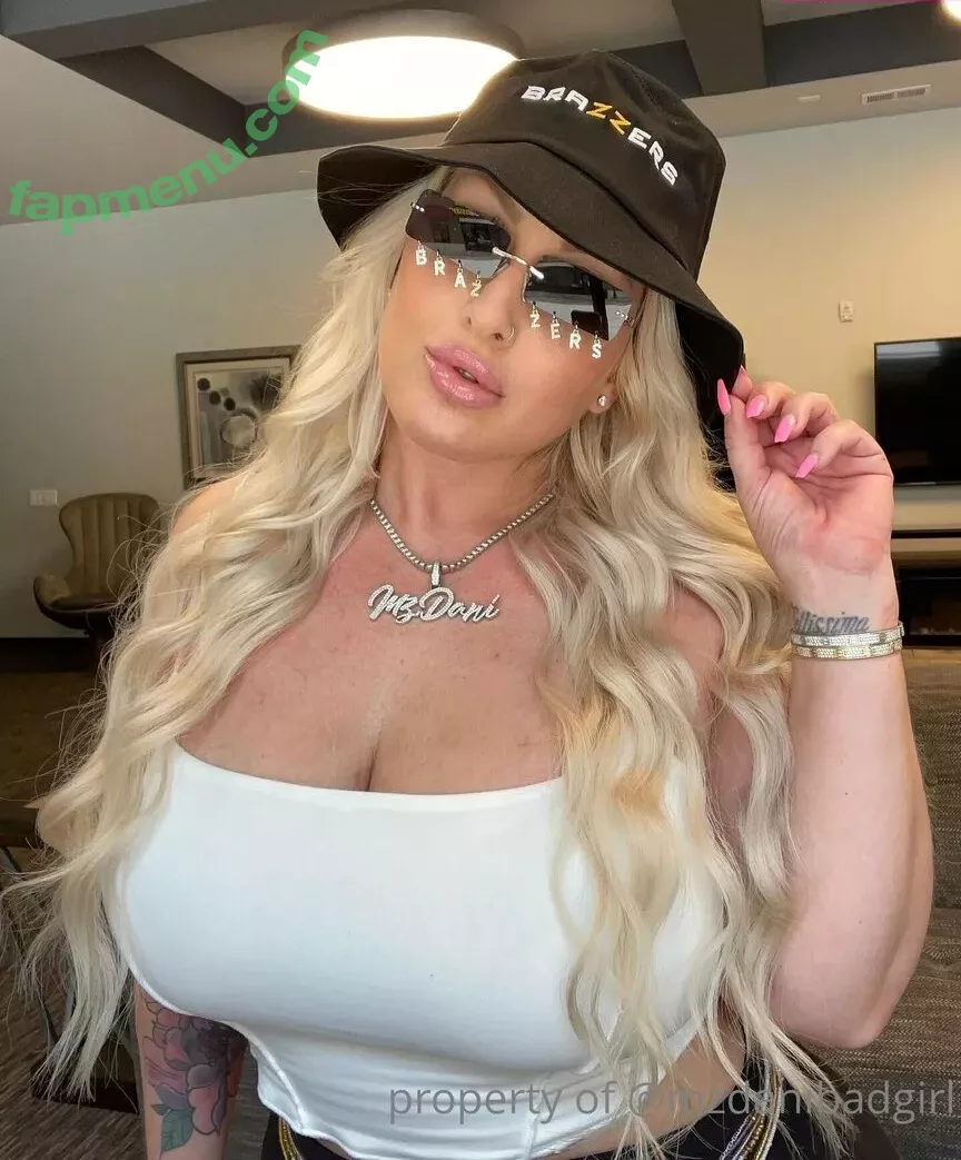mzdanibadgirl nude photo #0199 (mzdanient)