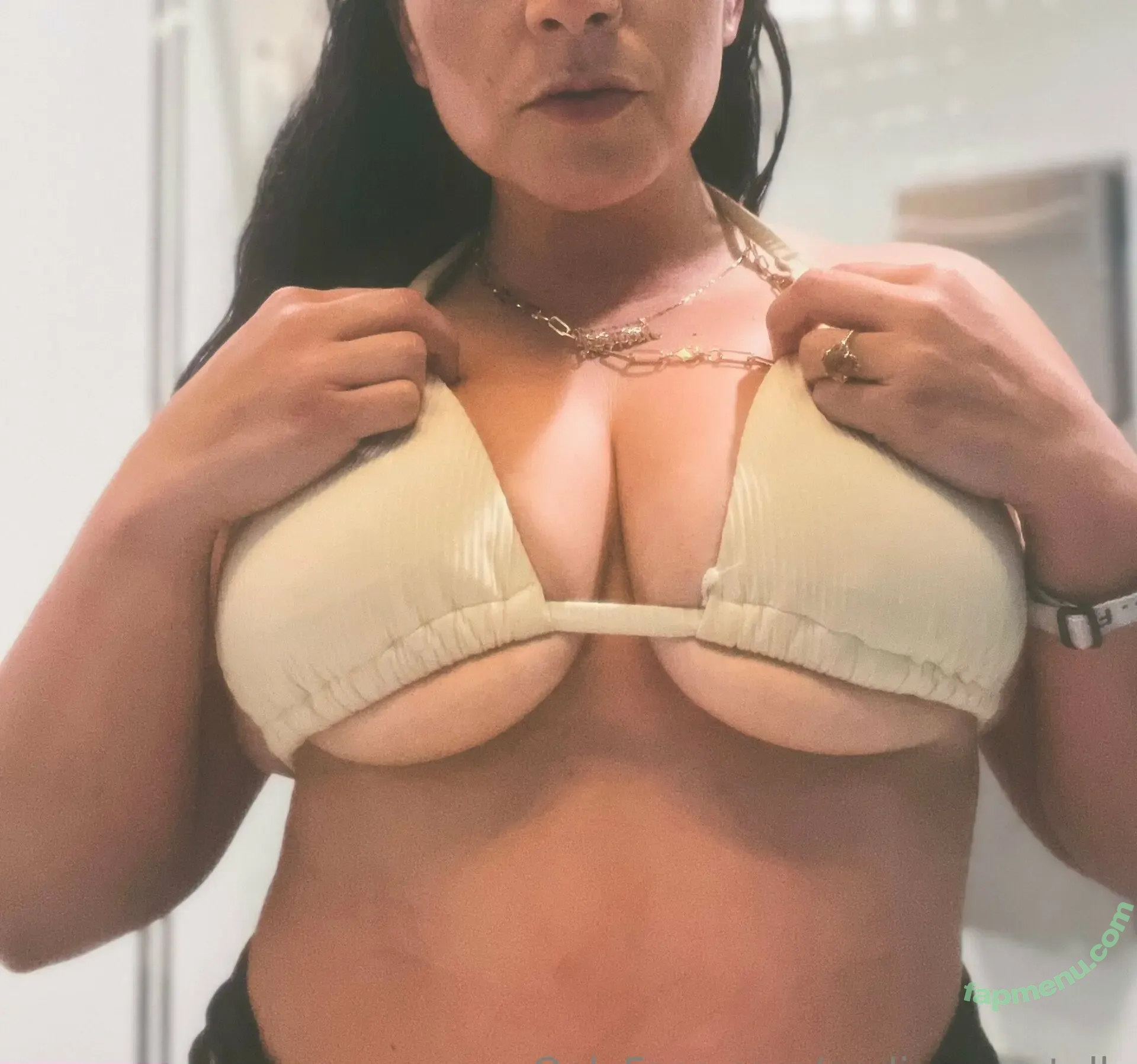 nadianevertells nude photo #0023 (nadianevells18)