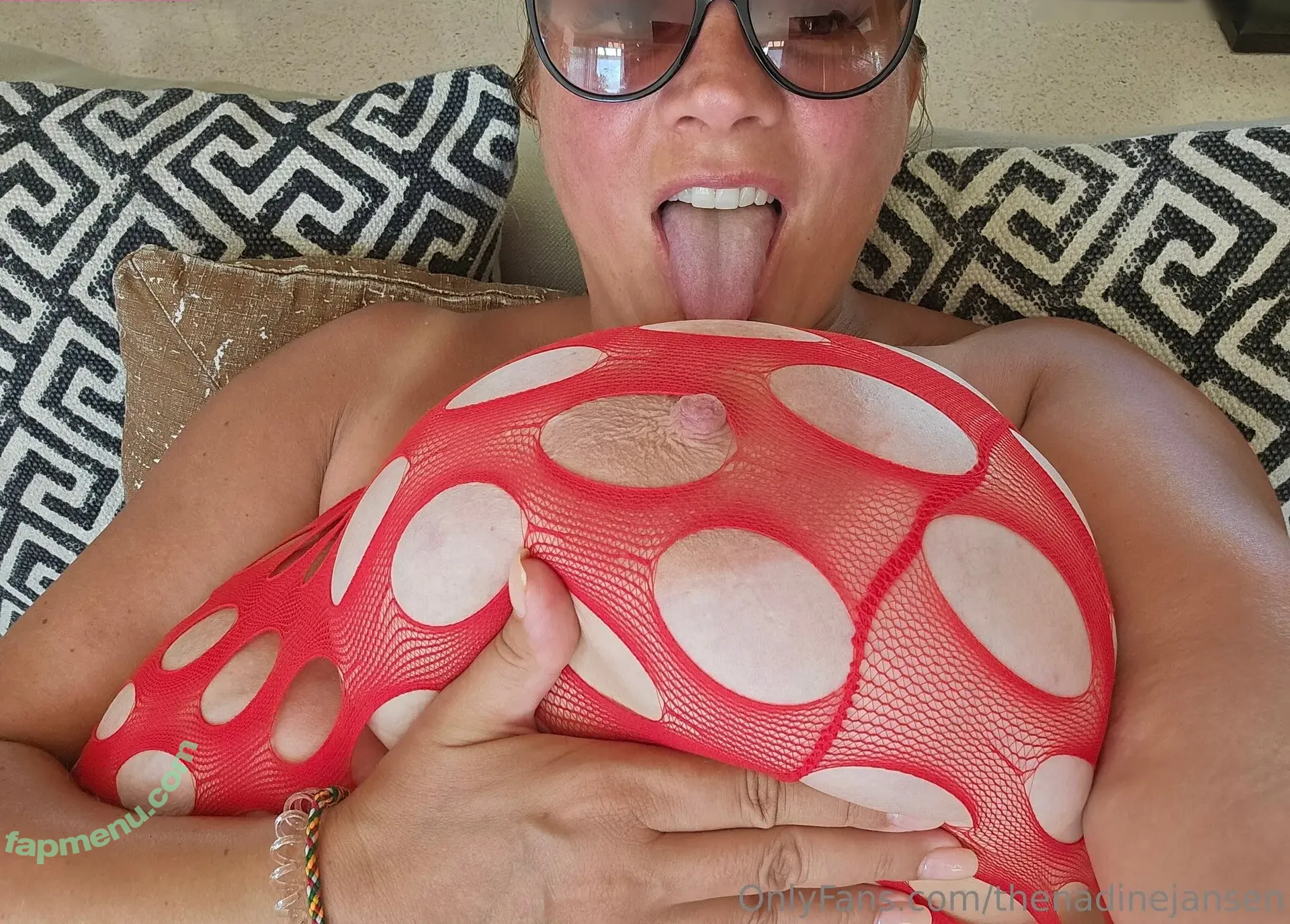 Nadine Jansen nude photo #3961 (nadinejansenofficial / thenadinejansen)