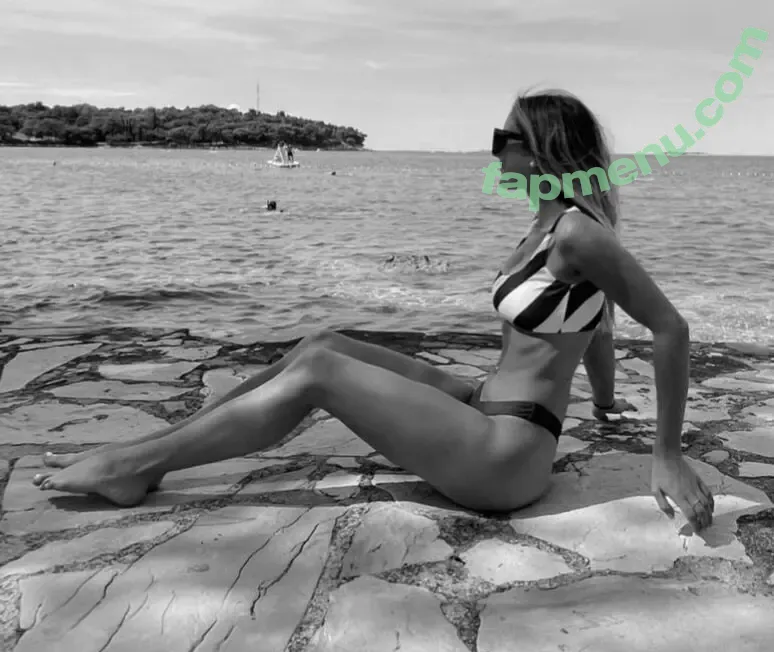Nadja Hemmer nude photo #0004 (Nadja Hemmer)
