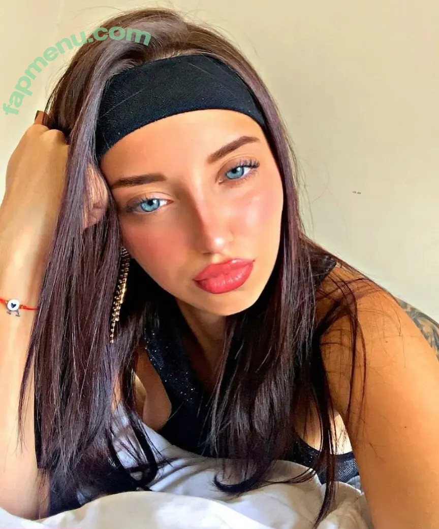 Nahiarabrenn nude photo #0025 (tangerinebbyxo)