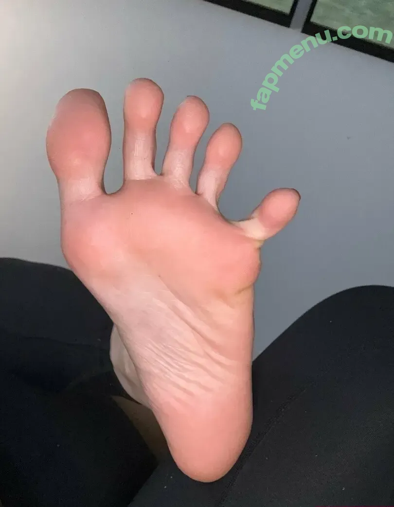 naisfeetonly nude photo #0011 (naisfeetonly)