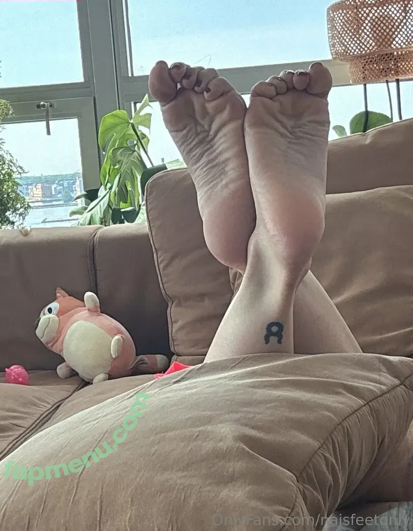naisfeetonly nude photo #0045 (naisfeetonly)