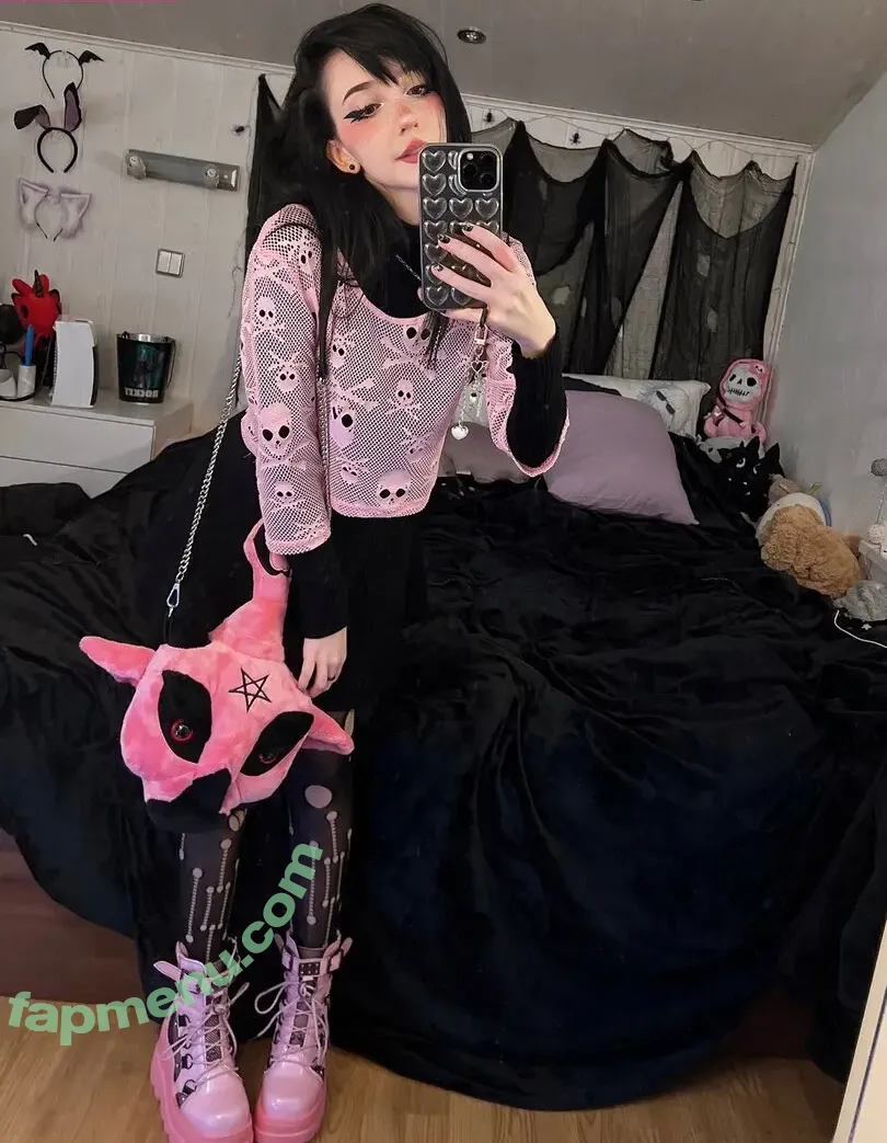 Nananightray nude photo #0131 (nsaneee)