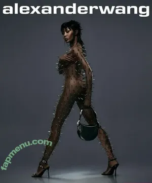 Naomi Campbell / NaomiCampbell / naomi nude photo #0461