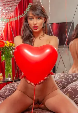  nude photo #0004