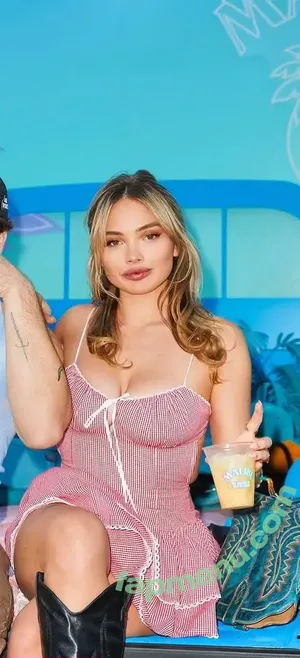Natalie Alyn Lind / nataliealynlind / natalynlind nude photo #0854