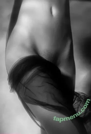  nude photo #0004