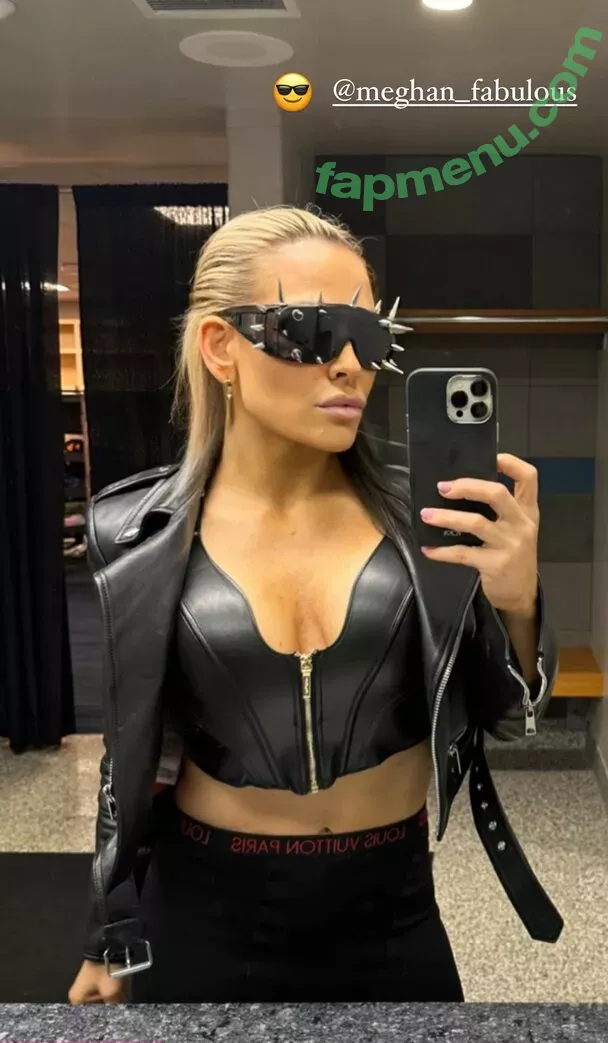 Natalya Neidhart nude photo #0215 (Wwe / jenni-neidhart / natalya_boat)