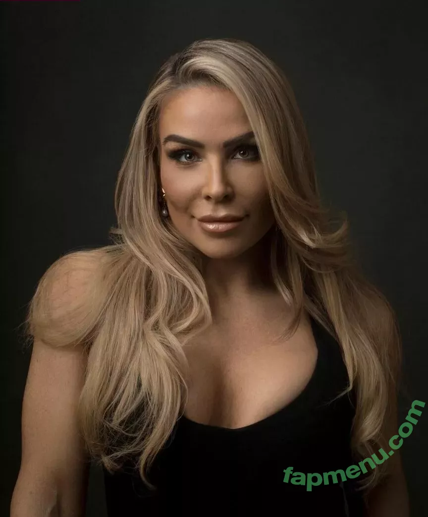 Natalya Neidhart nude photo #0312 (Wwe / jenni-neidhart / natalya_boat)