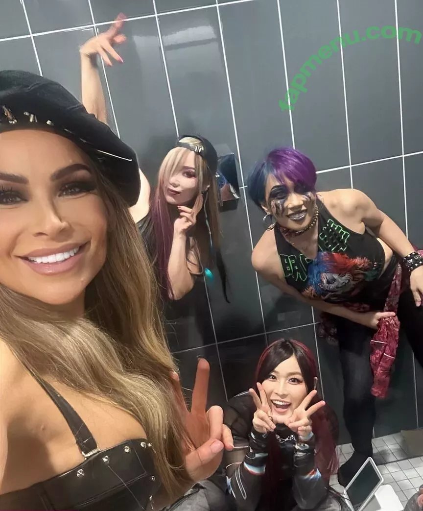 Natalya Neidhart nude photo #0345 (Wwe / jenni-neidhart / natalya_boat)