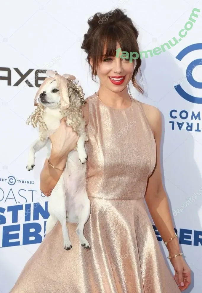 Natasha Leggero nude photo #0078 (natashaleggero)