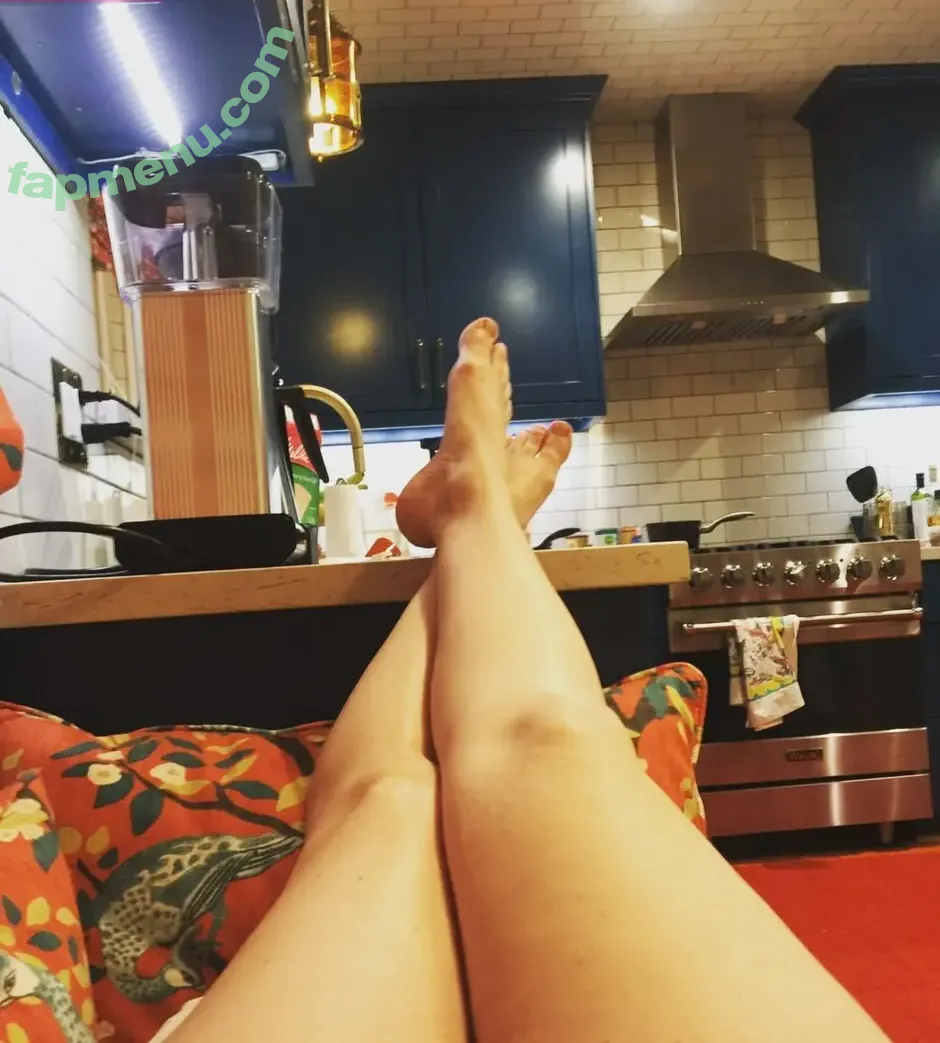 Natasha Leggero nude photo #0080 (natashaleggero)