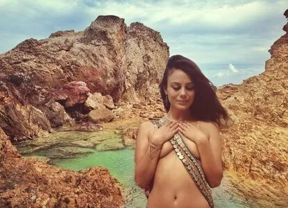Nathalie Kelley / natkelley nude photo #0027