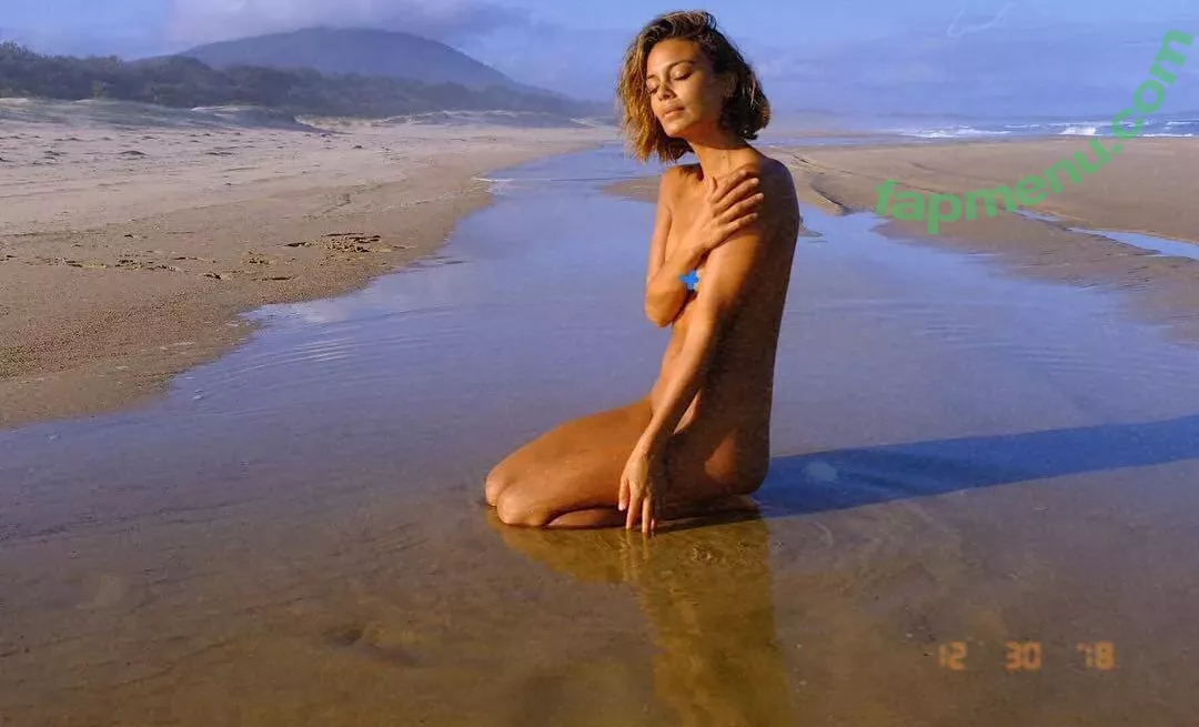 Nathalie Kelley nude photo #0028 (natkelley)