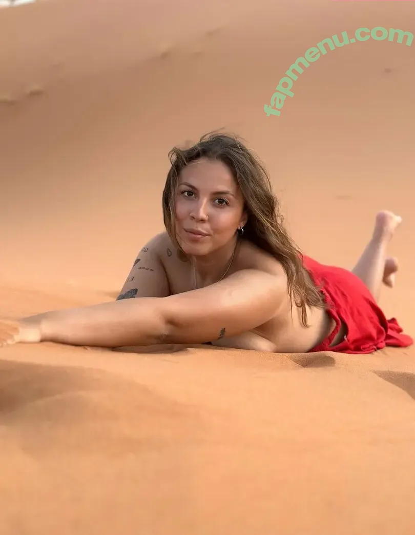 Nella Jaitt nude photo #0009 (antonella_olivera)