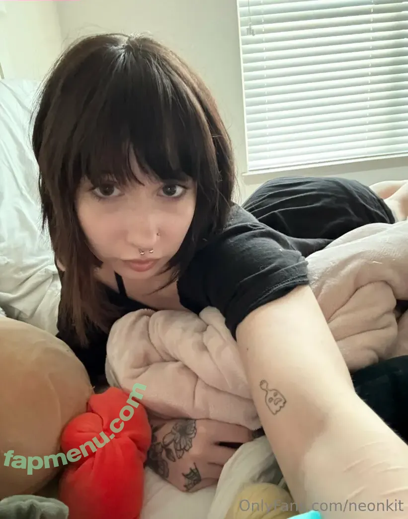neonkit nude photo #0008 (imneonkitten)