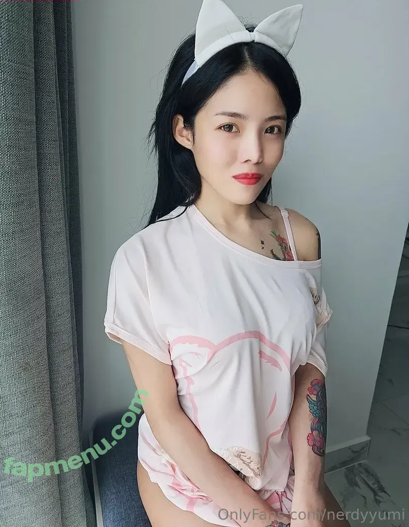 nerdyyumi nude photo #0145 (yumi_webtoon)
