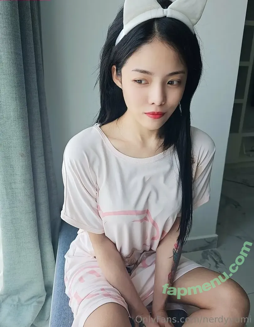nerdyyumi nude photo #0148 (yumi_webtoon)