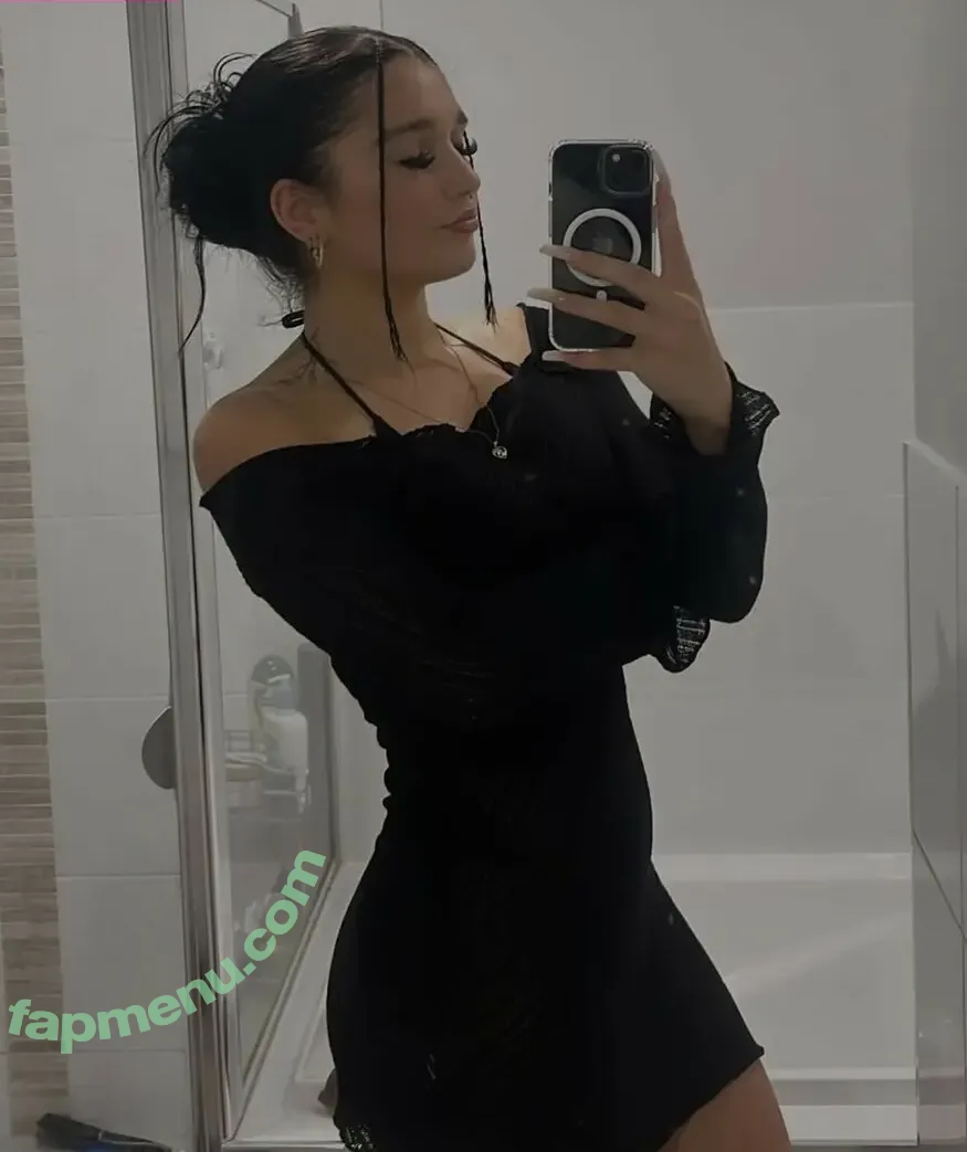 Nevaeh Magrin nude photo #0006 (nevaehmagrin / nevaehmariex)