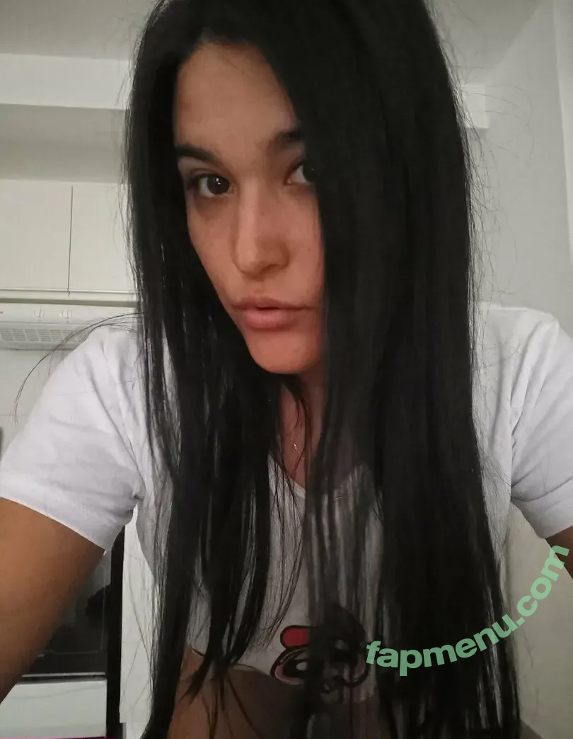 neveenka21 nude photo #0003 (nevekelly12)