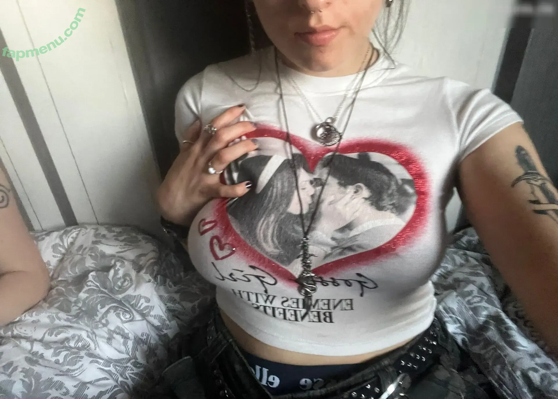 Niamausilol nude photo #0188 (niamausi / niamauslol)