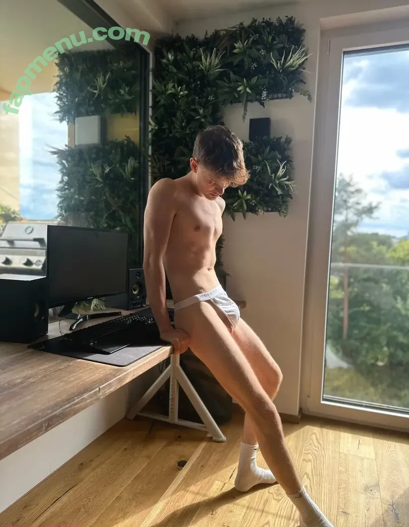 nickbrycex nude photo #0038 (nickbryceex)