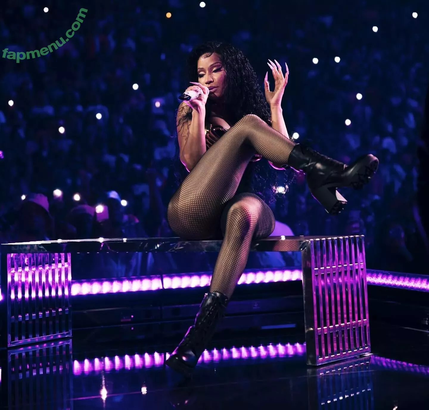 Nicki Minaj nude photo #0669 (nickiminaj)