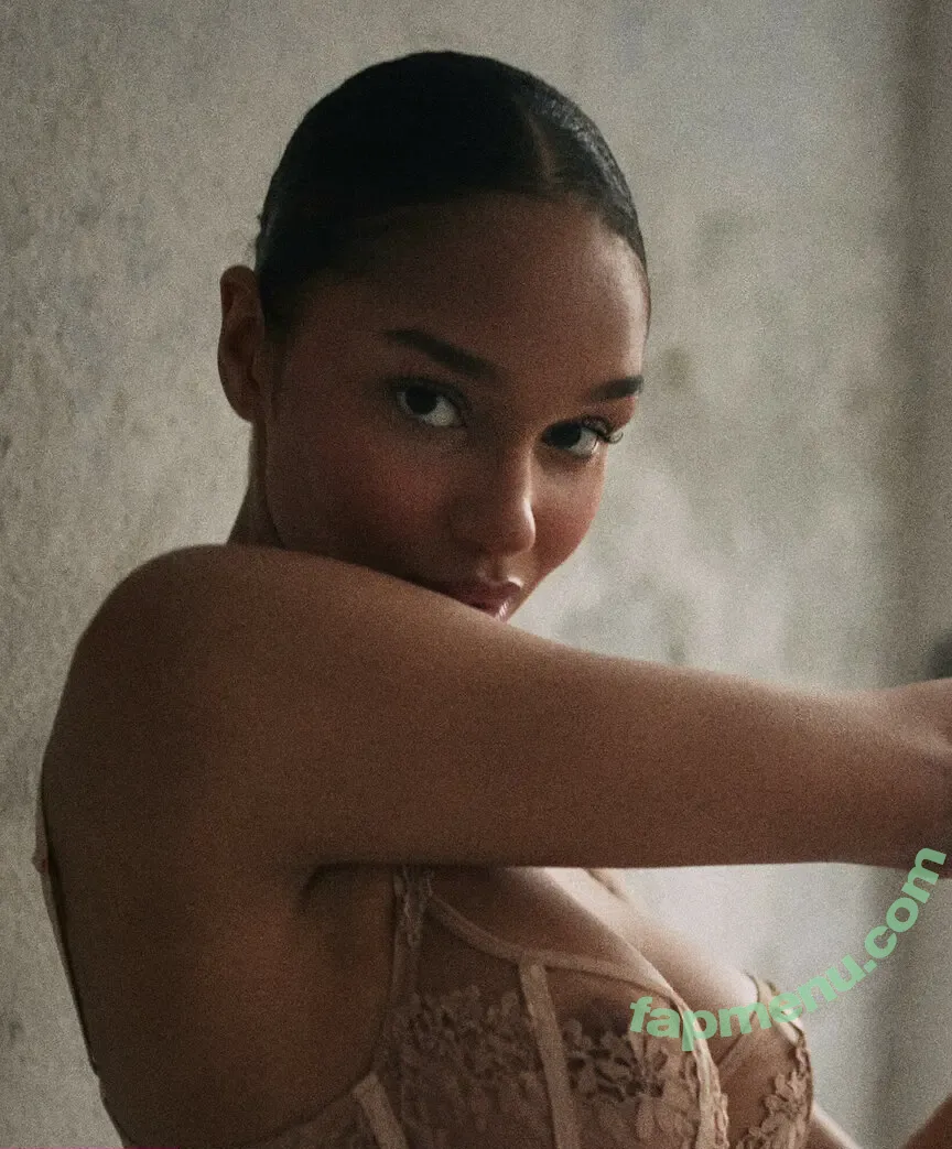 Nicole Akonchong nude photo #0048 (nicoleakonchong / wyimaginowany)