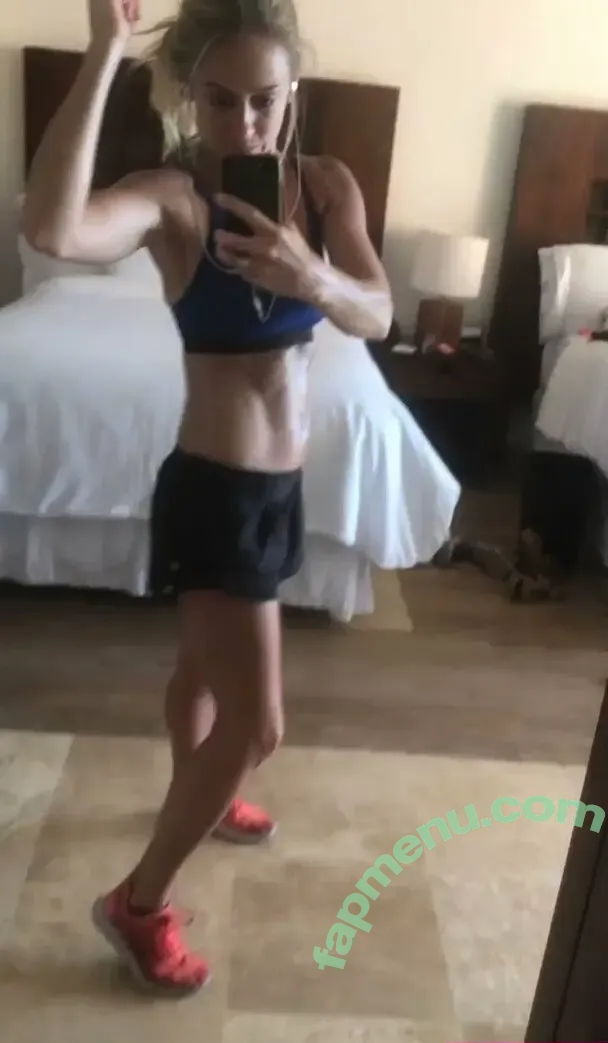 Nicole Curtis nude photo #0011 (Nicole Curtis)