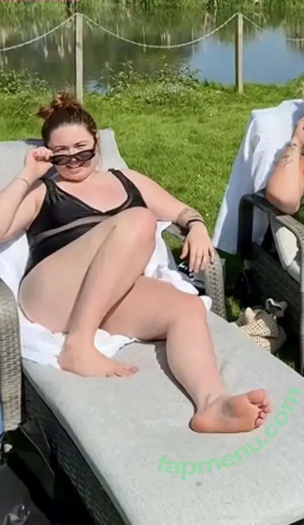 Nicole Dyer nude photo #0026 (nicole.dyerofficial / nicole_dyerofficial)