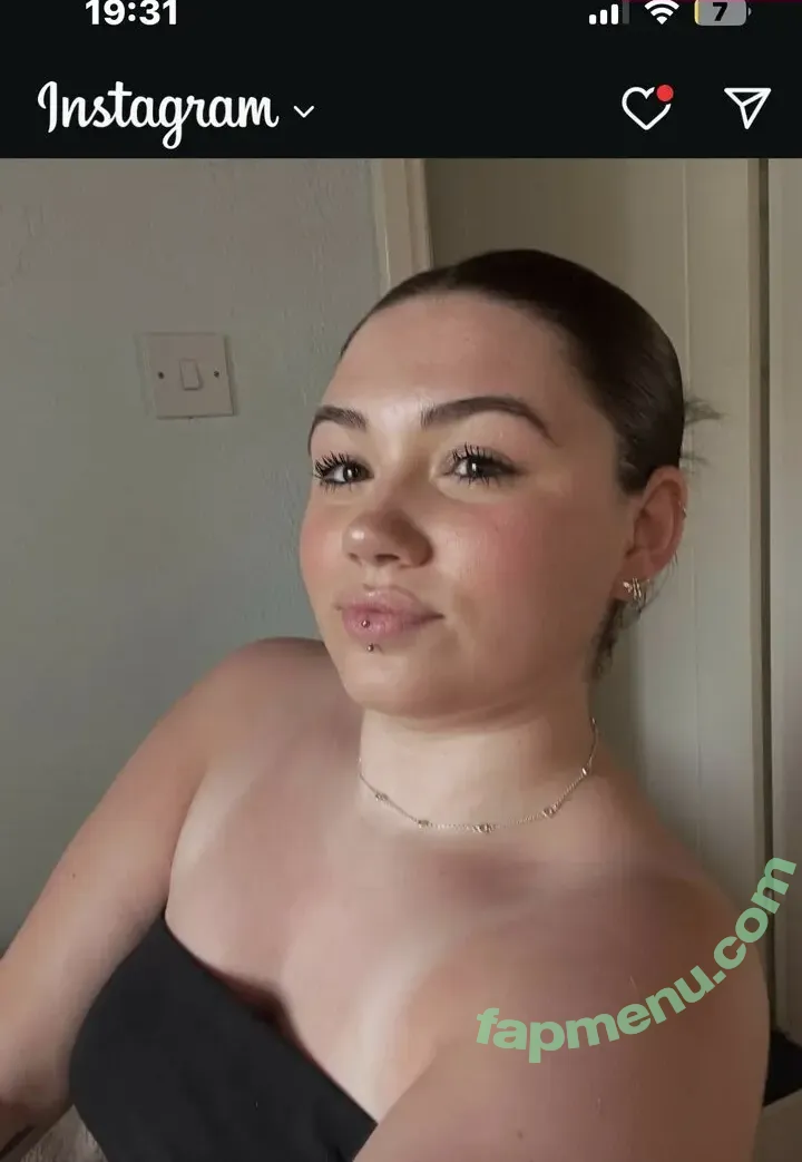 Nicole Dyer nude photo #0039 (nicole.dyerofficial / nicole_dyerofficial)